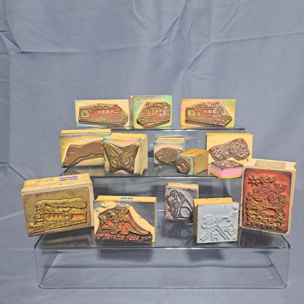 VTG Lot Of 14 Wooden Rubber Stamps Thomas Train Wildlife Animals Kids Clifford - Picture 6 of 6